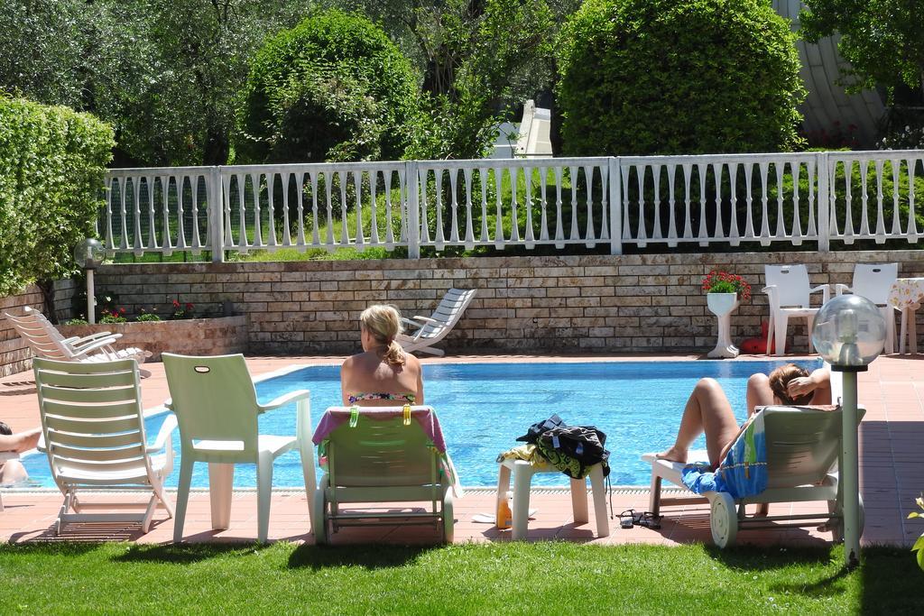 Villa Fiori Μαλτσεζίνε Εξωτερικό φωτογραφία